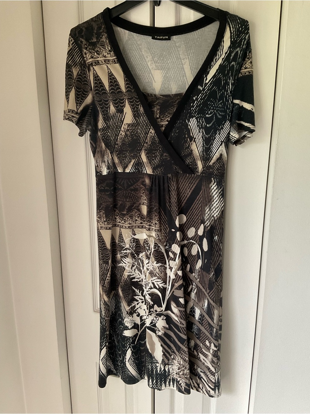 Taifun - Black and Cream Abstract-Print Dress